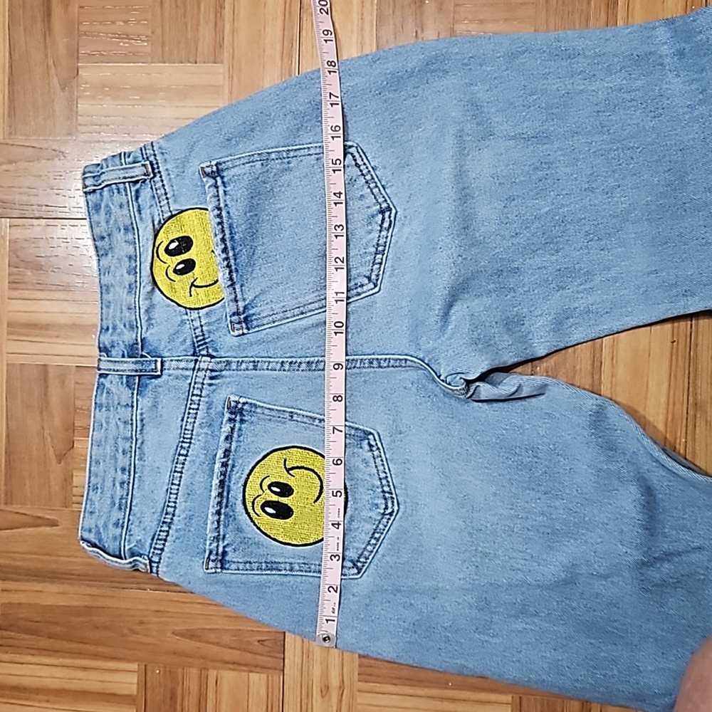 FASHION NOVA smiley jeans - Picture 11 of 12
